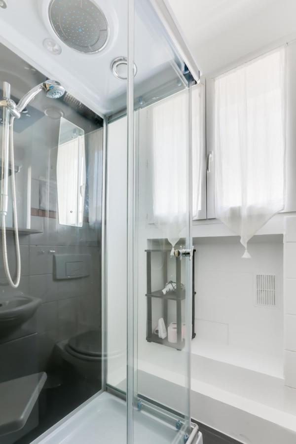 ++++ Chambre Privee Chez L Habitant Arc De Triomphe / Private Room Arc De Triomphe ++++ Paris Bagian luar foto